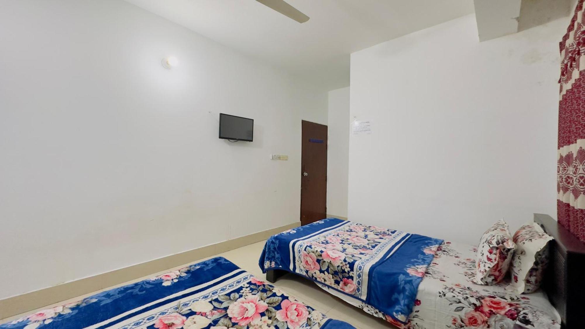 Mohammadia Restaurant & Guest House Near United Hospital Dhaka Exterior photo